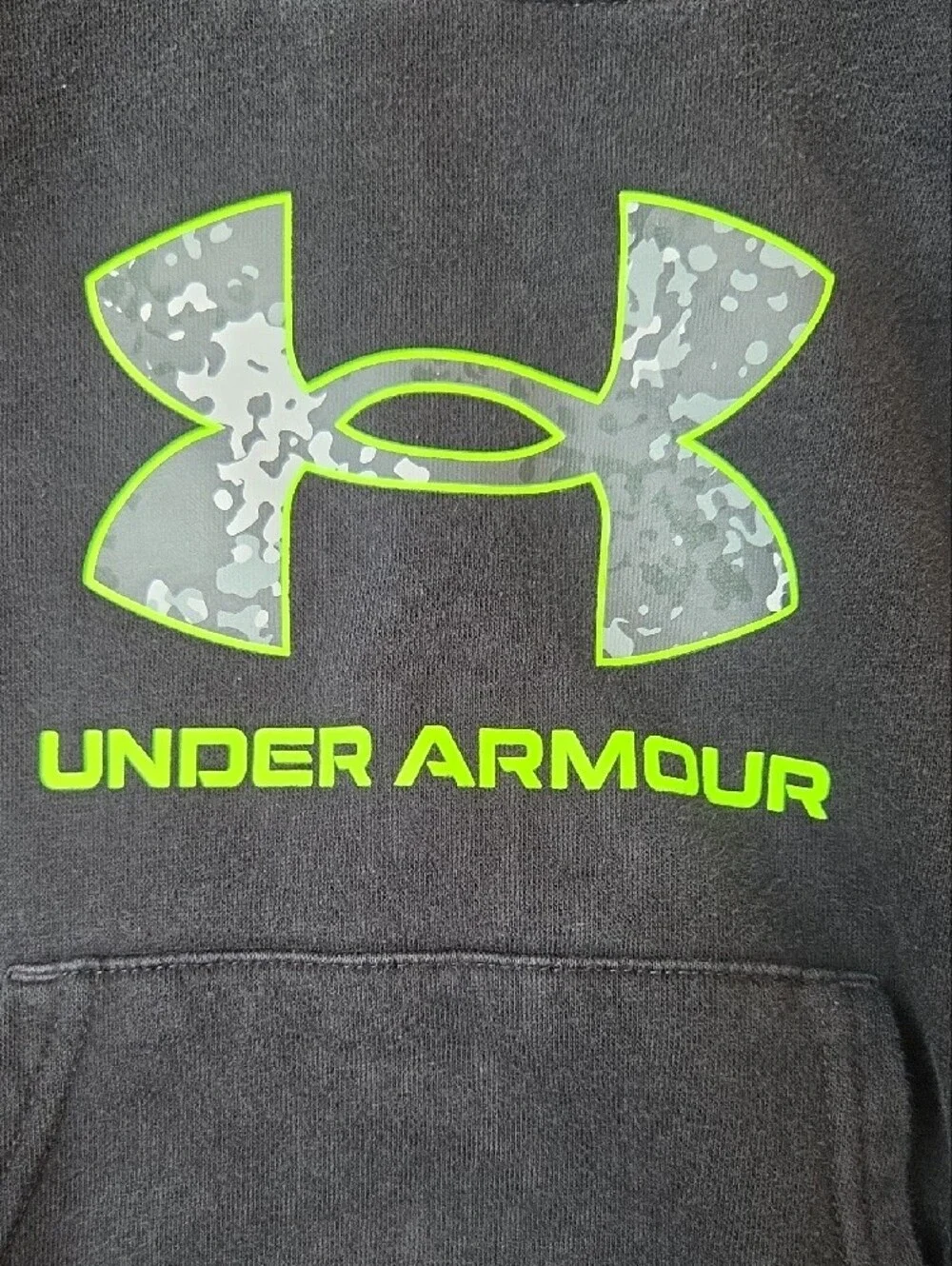 Under Armour Pull Over Hoddie